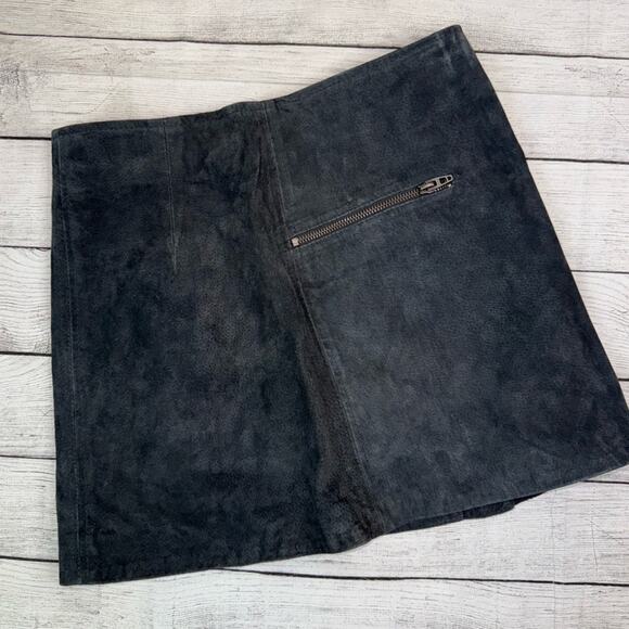 BLANK NYC Suede Leather Mini Skirt with Zipper Detail Dark & Stormy Gray  Small - Picture 6 of 6